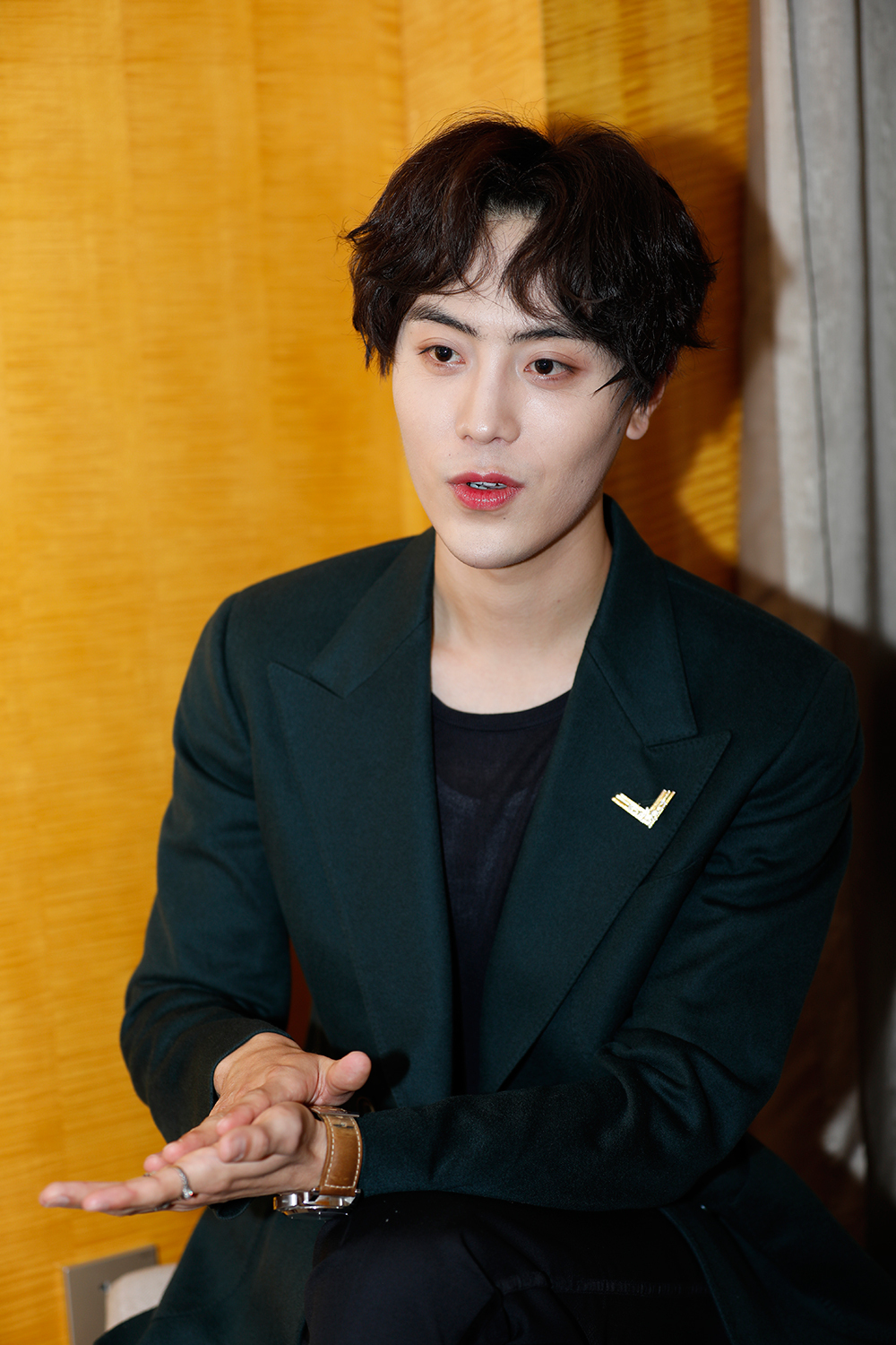 冯荔军揭和王润泽,何花关系:我们是三兄弟,三闺蜜