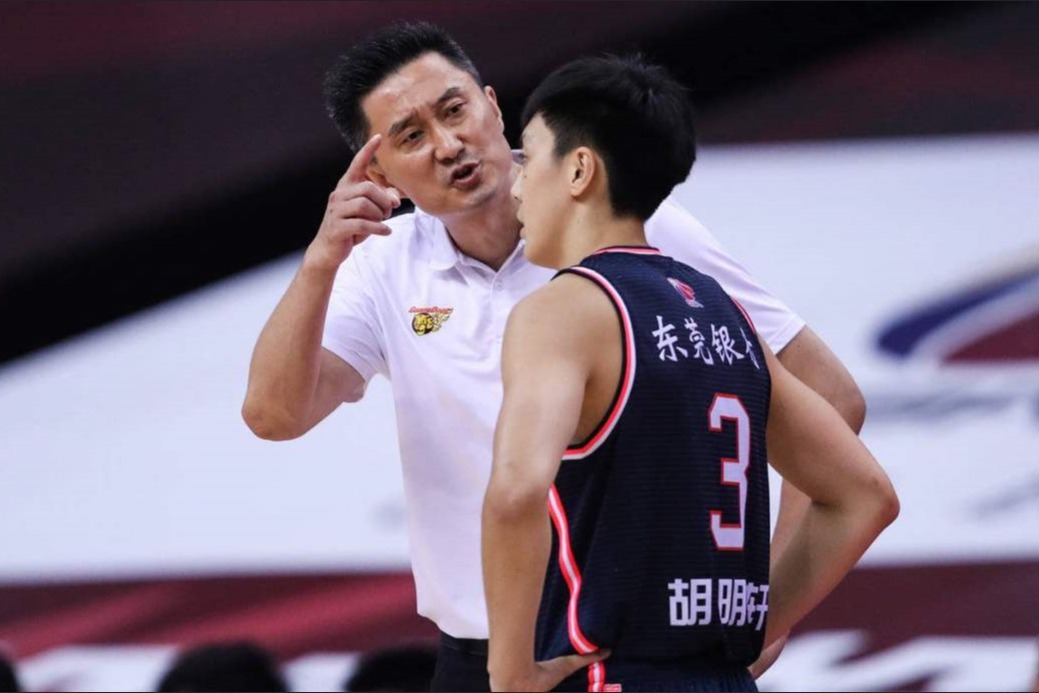 杜锋再出金句去去去打游戏去胡明轩还有这种好事