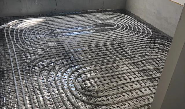 铺地暖,先在下面铺一层保温板,楼下还能借我家热量吗?为什么?