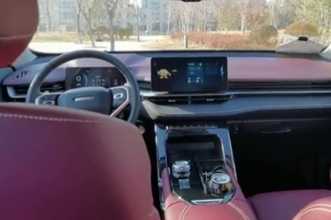 抢鲜看：哈弗H6后排空间充足，配置满足使用需求