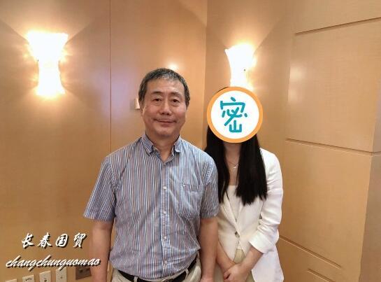 59岁方宏进近照曝光满头白发显苍老昔日央视名嘴变成这样了