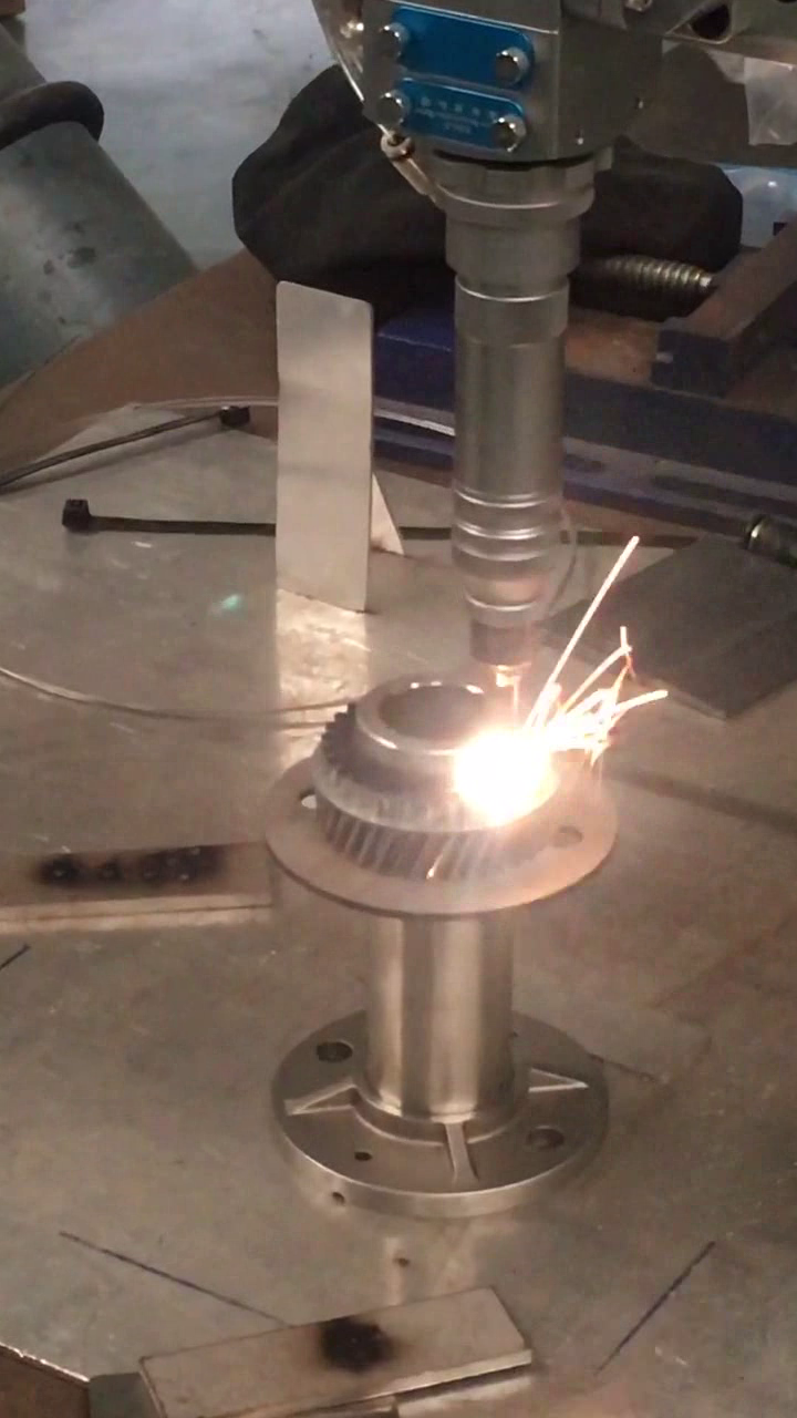 齿轮组件机械手激光焊接