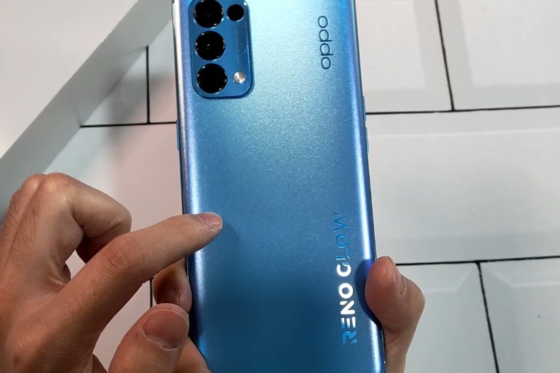 最轻薄的游戏手机？OPPO Reno5 Pro穿越火线体验！_凤凰网视频_凤凰网