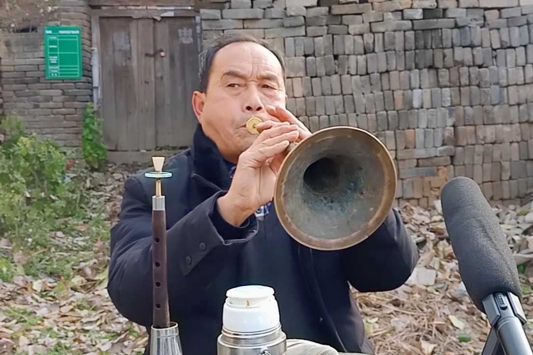 唢呐大咖演奏歌曲妈妈的吻深情演绎真有味道