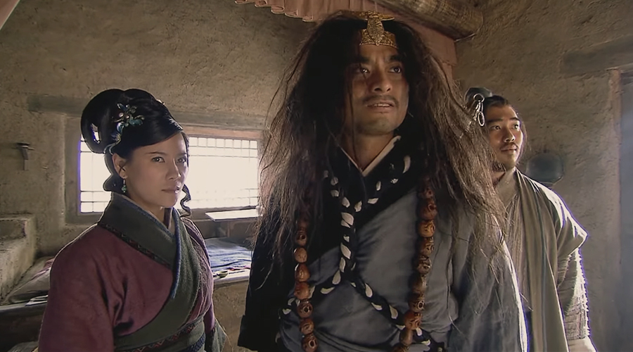 武松假扮头陀僧是为了躲避官府追捕,夜走蜈蚣岭那又是为了什么?