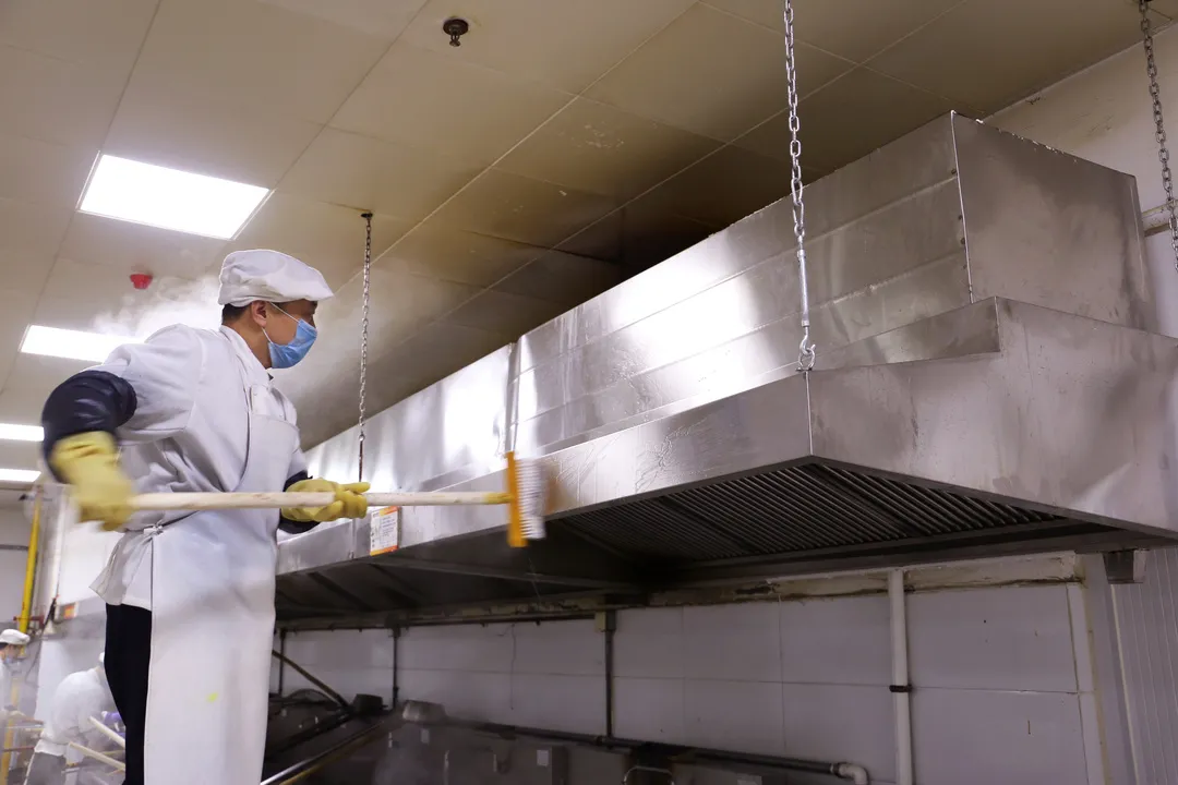 "迎元旦"餐厅安全卫生提升大扫除活动__凤凰网