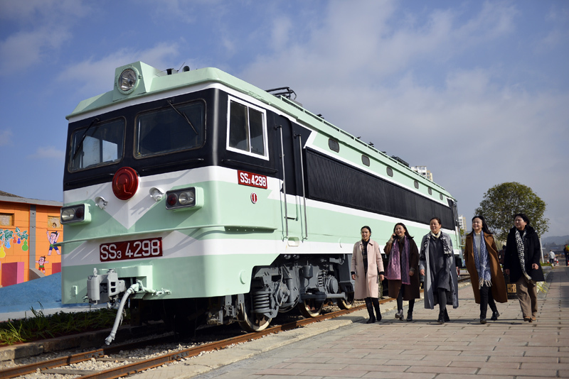 焕发青春的沾益老火车站__凤凰网