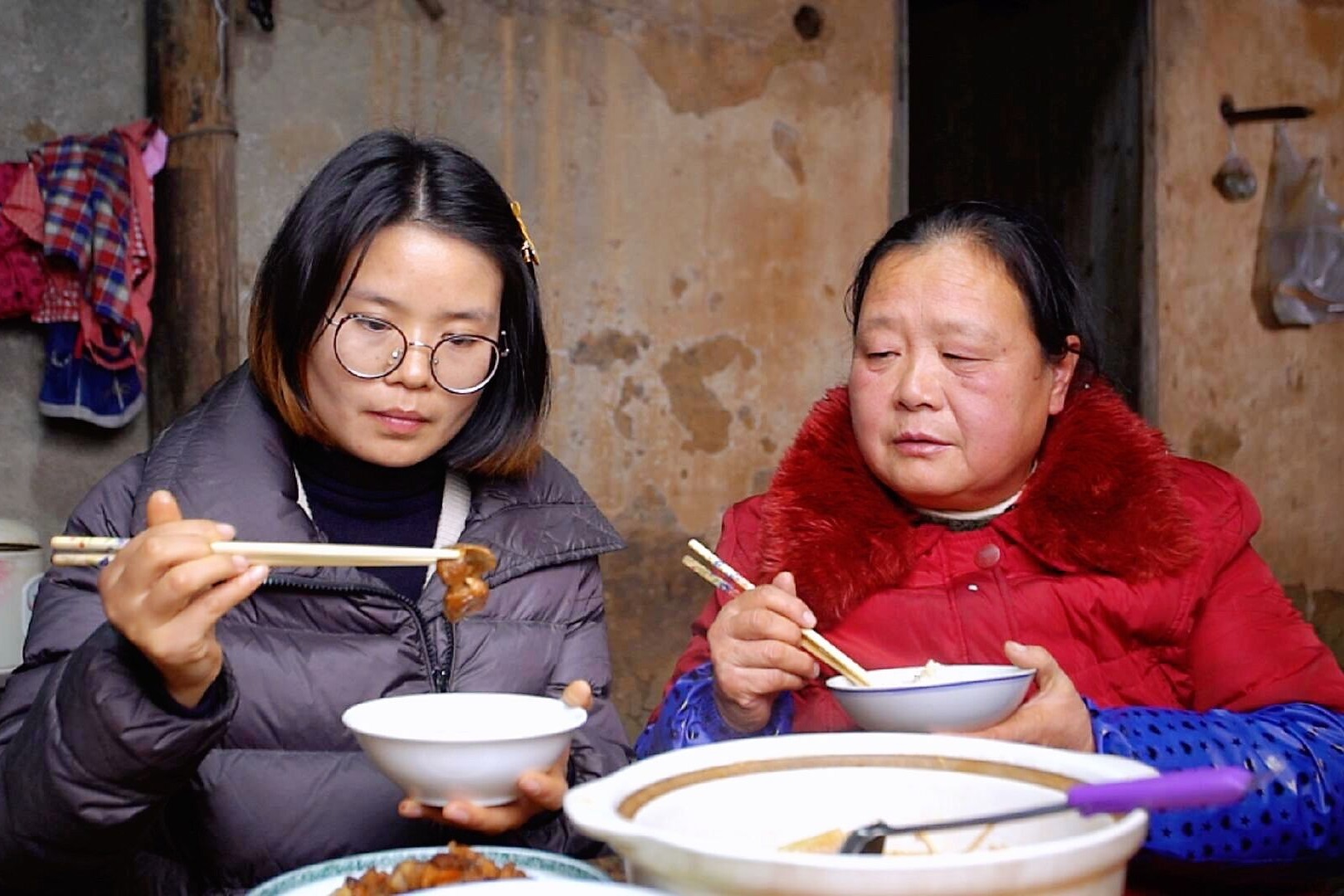 家里常吃青菜炖豆腐，儿媳妇想吃肉，看农村婆婆给儿媳妇做啥吃的