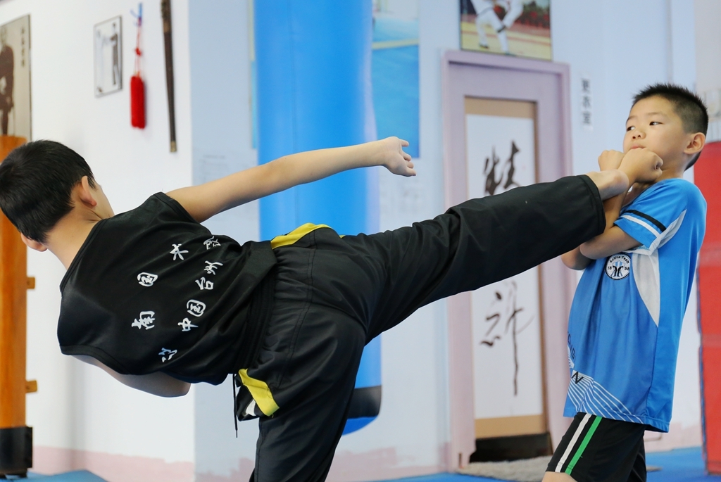 台州椒江少儿散打队对抗赛__凤凰网