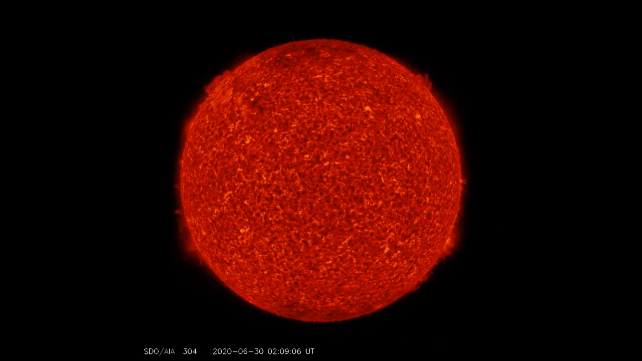 太空看太阳这里有不一样的红太阳非常美丽