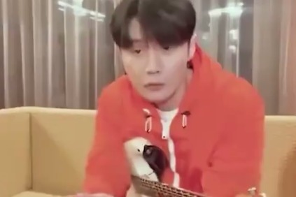 爷青回！李荣浩重返《青春有你3》担任导师