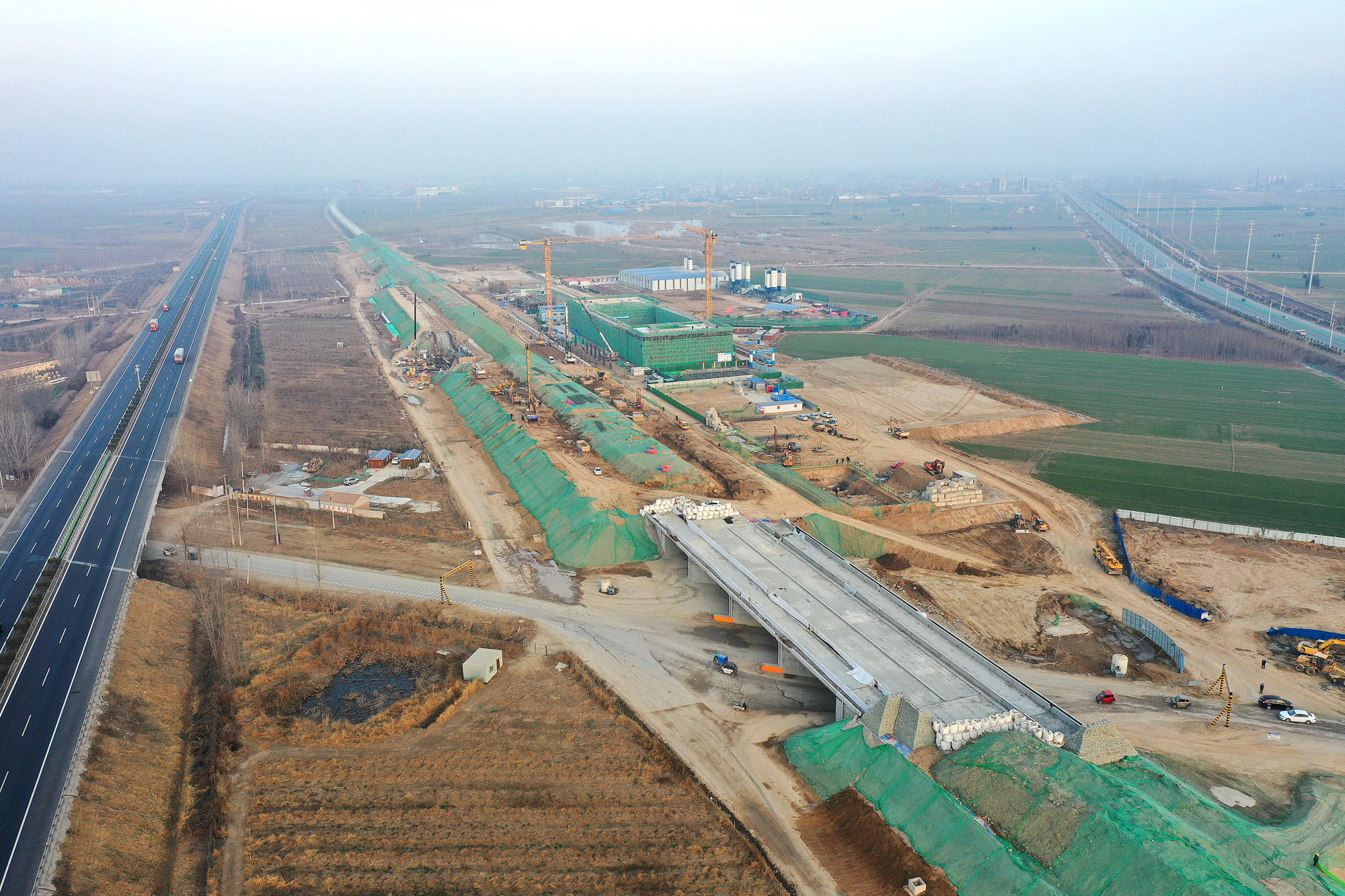 牡丹花开 高铁梦圆 ——中铁十局鲁南高铁菏兰段庄寨站施工纪实