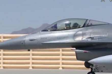 本是卖点却成飞机坠毁原因 “F-16”气泡式座舱盖惹了谁？