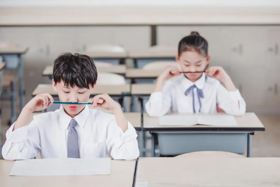 疫情反复,如何让孩子避免受到提前进入"考试战场"的影响?