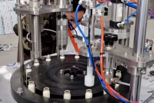 35ml铝罐喷雾灌装设备 药用气雾剂灌装机 小剂量灌装机