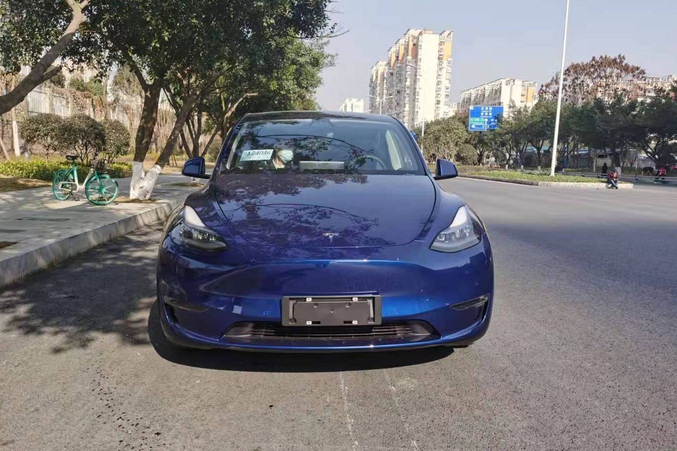 试驾丨特斯拉model y:3.7秒破百,内部空间有点大!_凤凰网视频_凤凰网