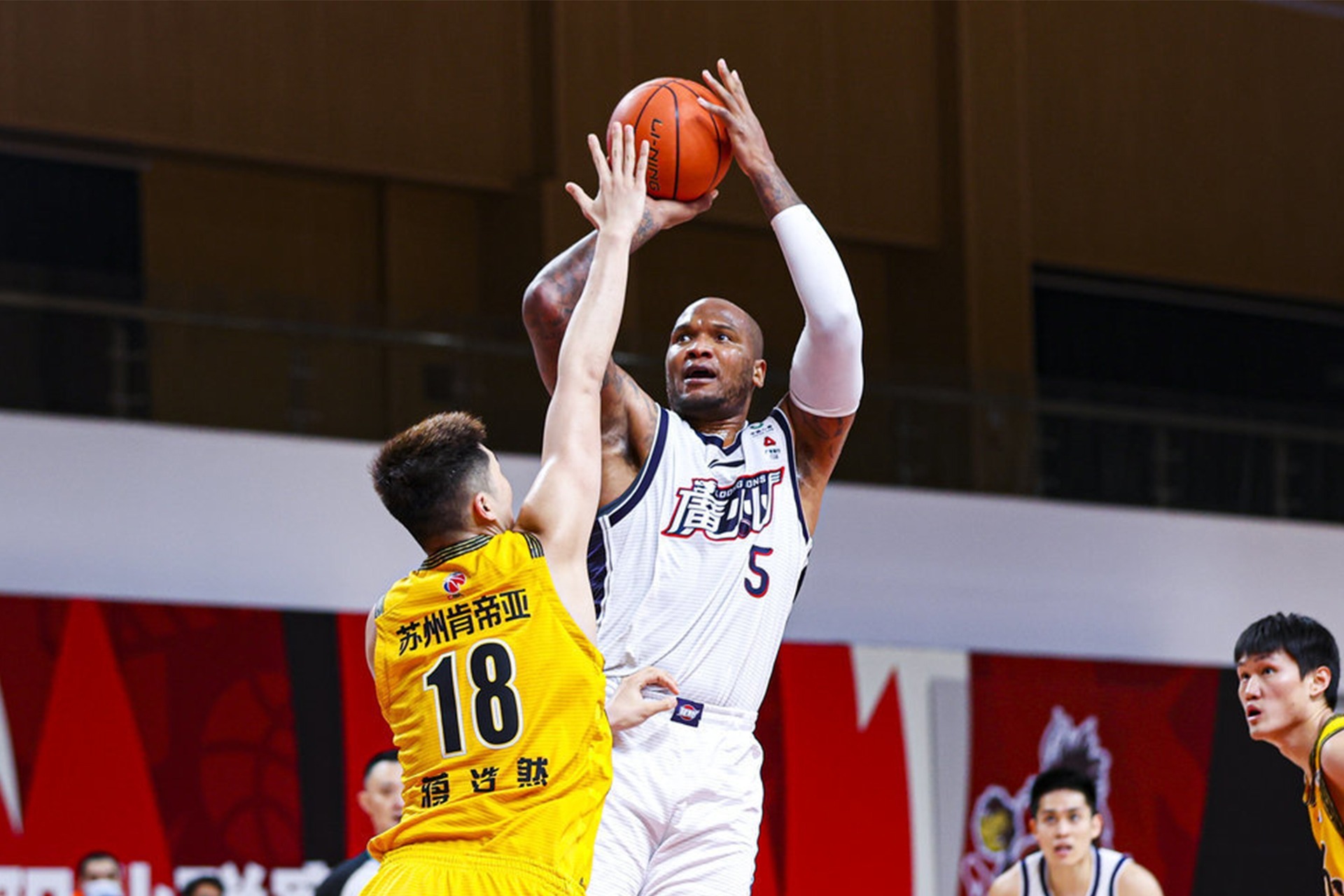 【全场集锦】斯贝茨砍下26+10！广州25分大胜江苏送对手6连败！