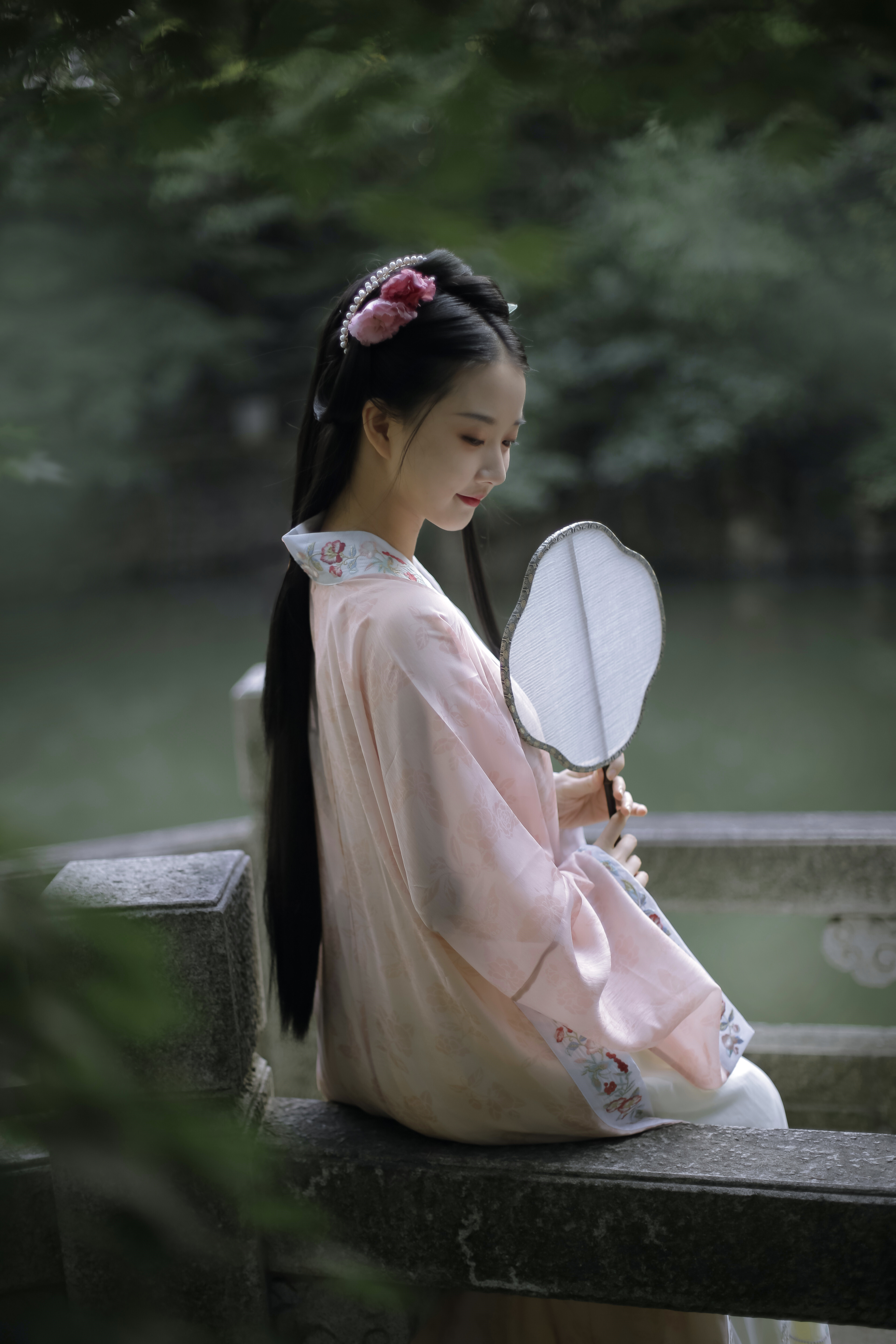 廖银玥古风写真释出 风度温婉彰显优雅气质_凤凰网娱乐_凤凰网