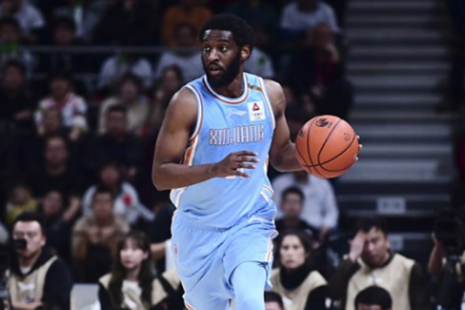 独家！他来了他来了，新疆外援克拉克现身CBA赛区