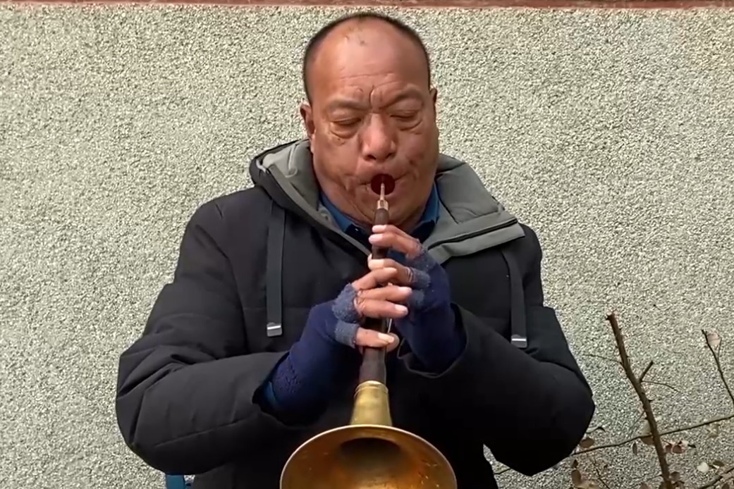 唢呐演奏歌曲父亲父爱的伟大表现的淋漓尽致令人感动