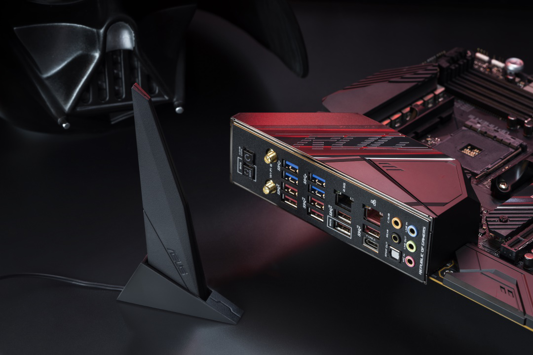 光后面板就有 8个usb 3.2 gen  !