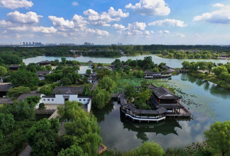 尚湖是太公选中的隐居之地 这里背山面湖 充盈天地灵秀之气 是飞熊