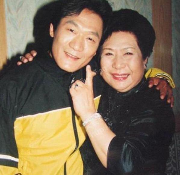 歌手谢东的母亲,著名单弦表演艺术家马增蕙去世,享年84岁