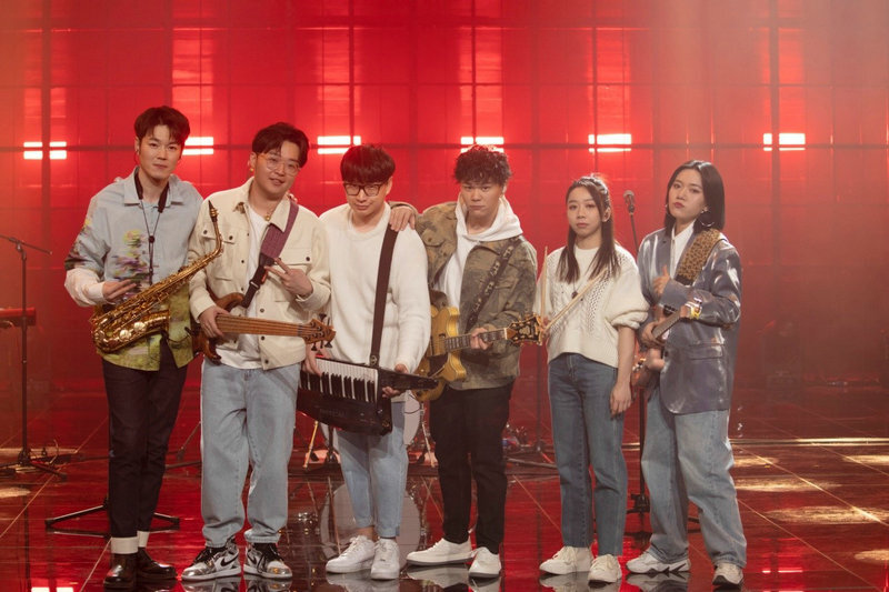 milk牛奶乐队 《直通春晚》舞台超燃 青春追梦能量满格__凤凰网