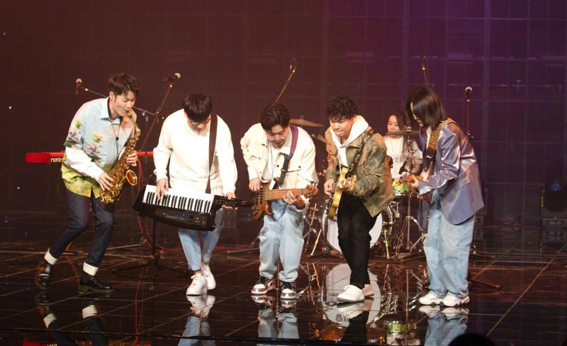 milk牛奶乐队 《直通春晚》舞台超燃 青春追梦能量满格