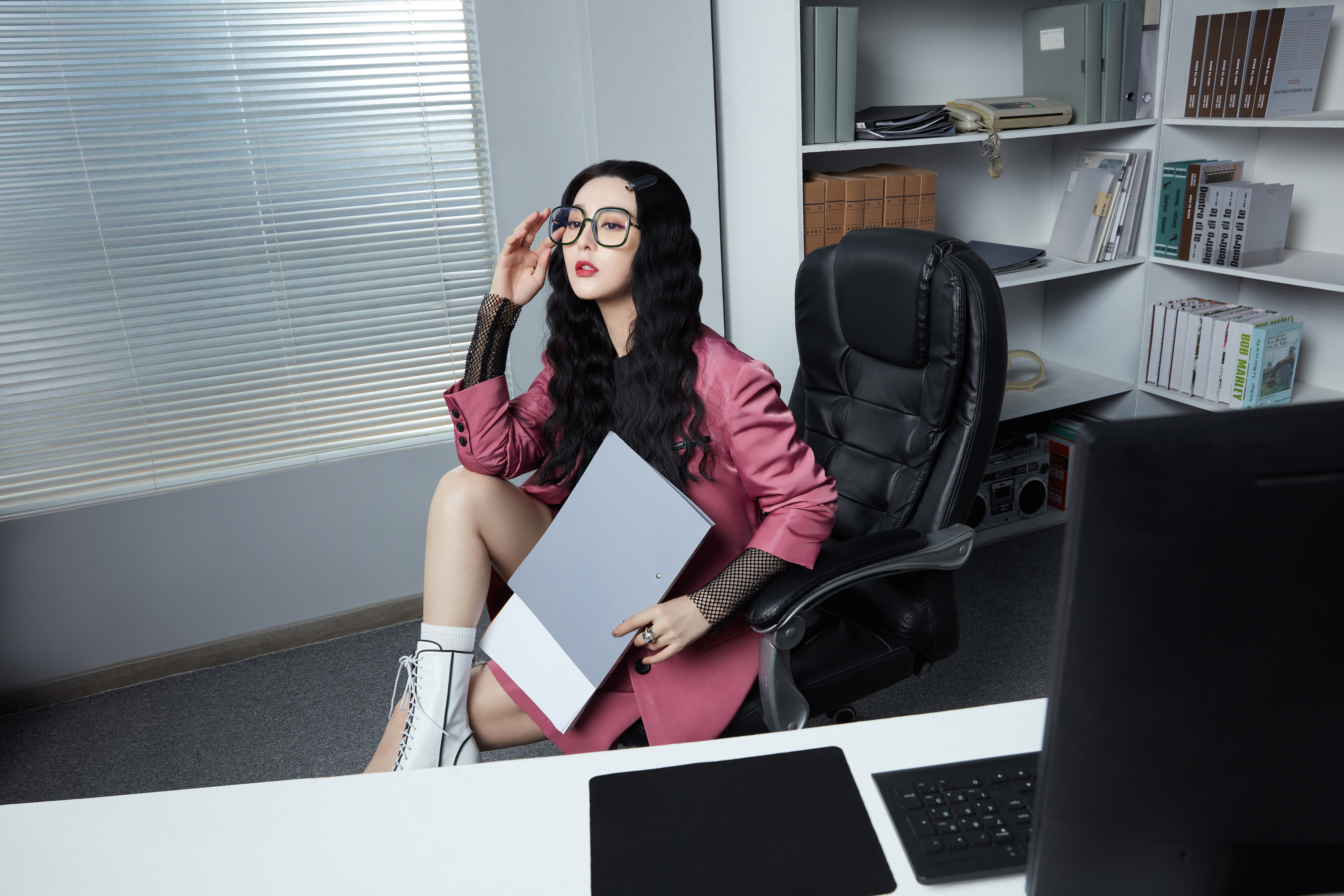 新的一年,office lady们也想给自己换新的风格,职场战袍怎么穿出色