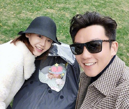 郑凯为宝宝庆生,拍照方式惹专业人士关注:小宝的正确拍照方式__凤凰网