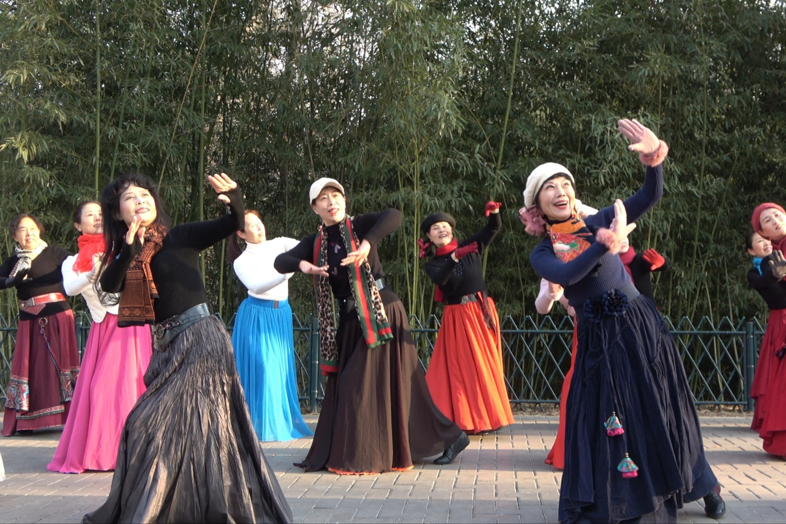 紫竹院广场舞蓝色的蒙古草原歌醉舞美人更美好听又好看