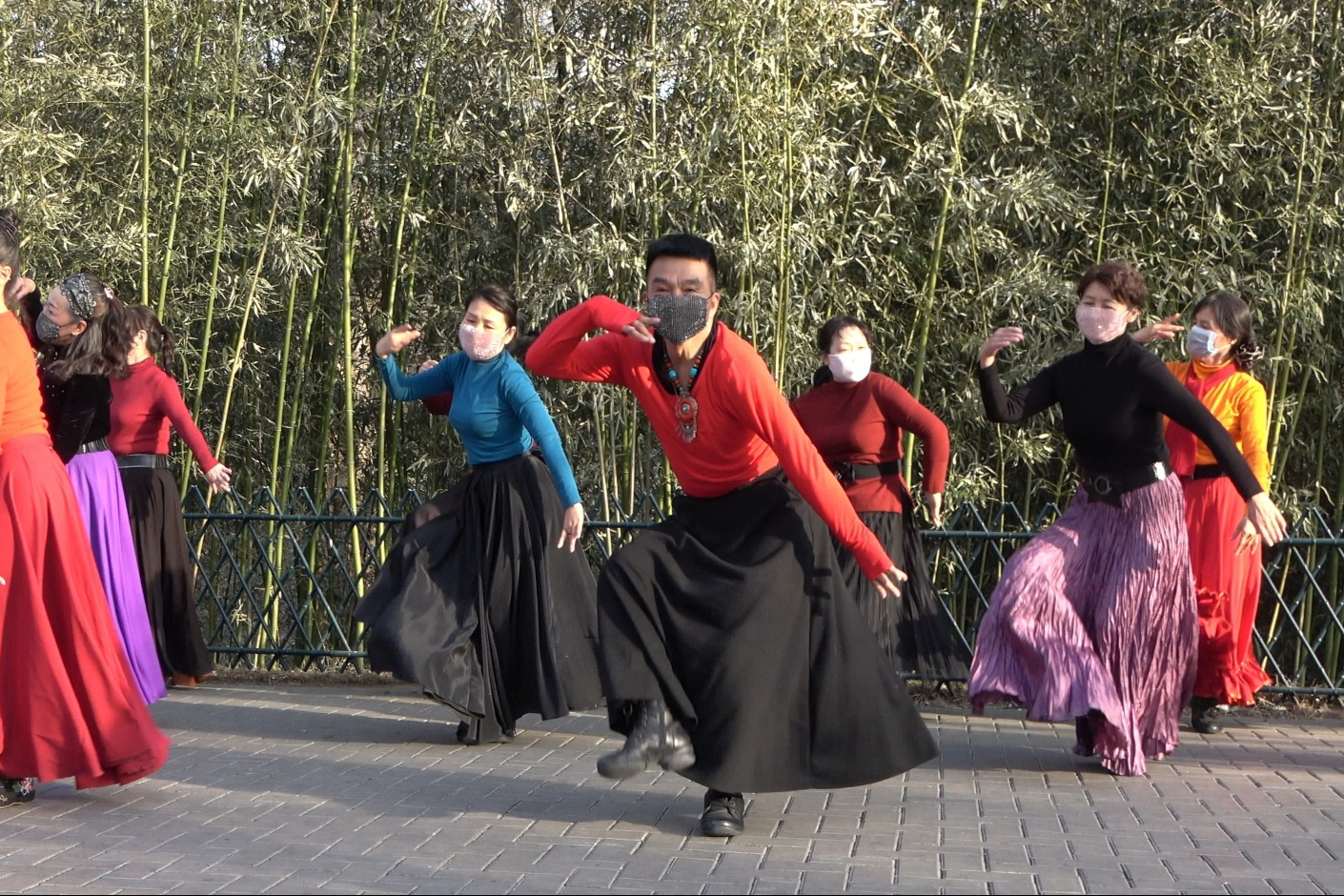 广场舞卓玛泉歌好听苏科老师舞步优美好看跳得太棒了