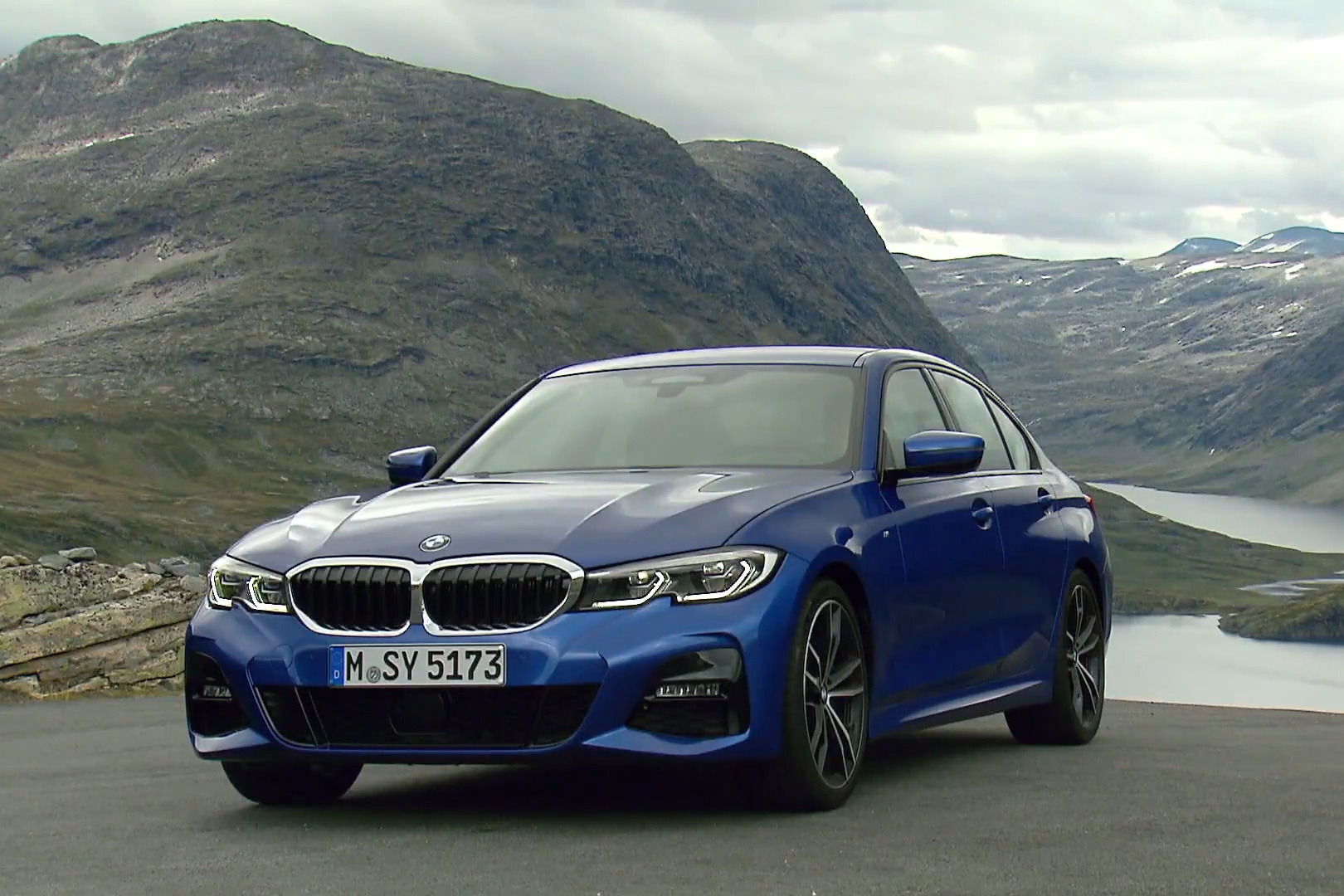 320325换装国产低功率发动机改款华晨宝马3系在割韭菜