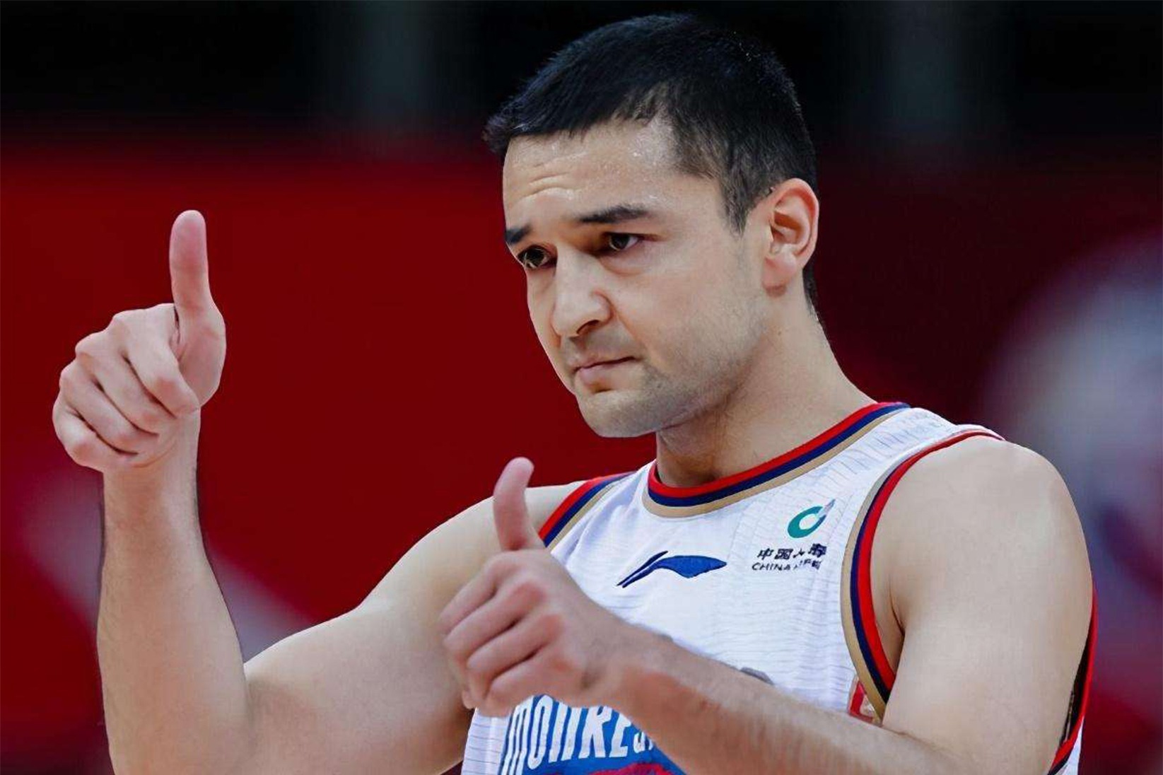 杨皓喆扣篮不进西热化身键盘侠狂喷号称在北京训练框矮吧