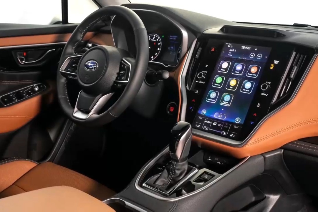 全新斯巴鲁傲虎内饰改动不大后排靠背可调是关键