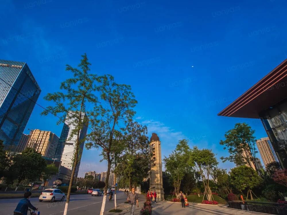 成都奥园广场的柱子,到底是干啥用的?