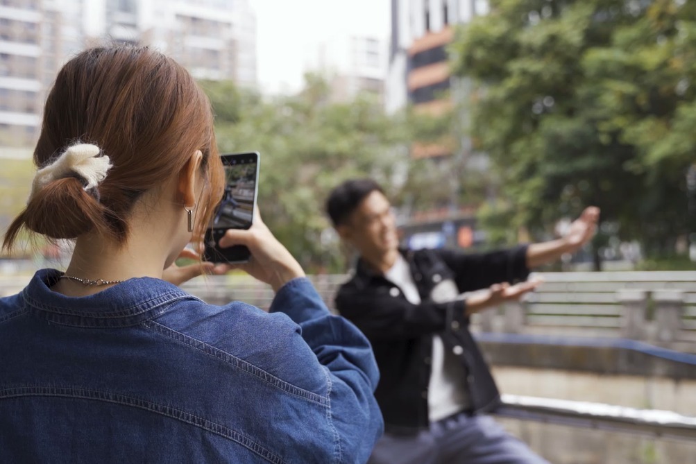 用手机给女朋友拍照效果也能媲美单反你学废了吗