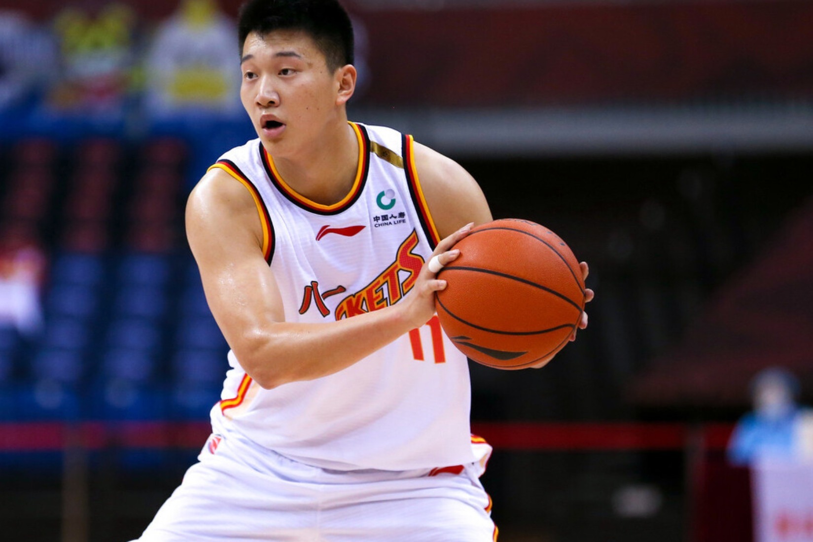 雷蒙强势上篮打成21斩获首钢生涯首球