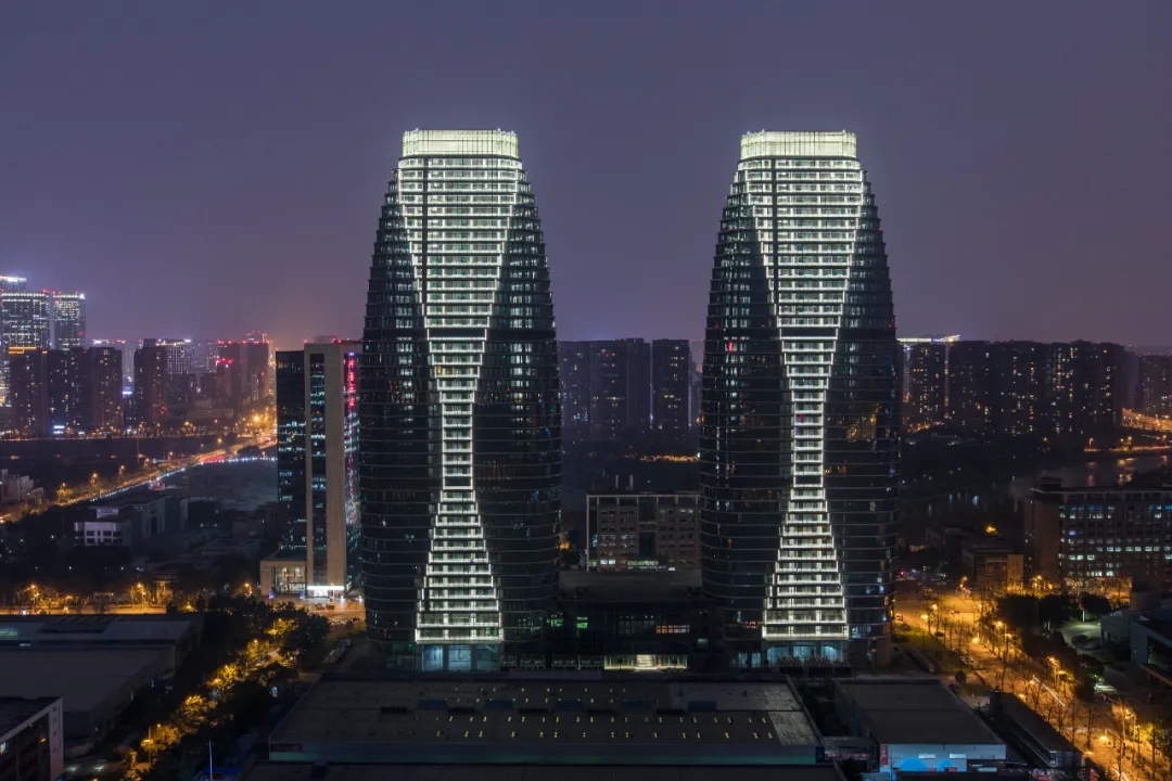 新华之星科研生产基地建筑外观照明设计"书山有路勤为径,学海无涯苦做