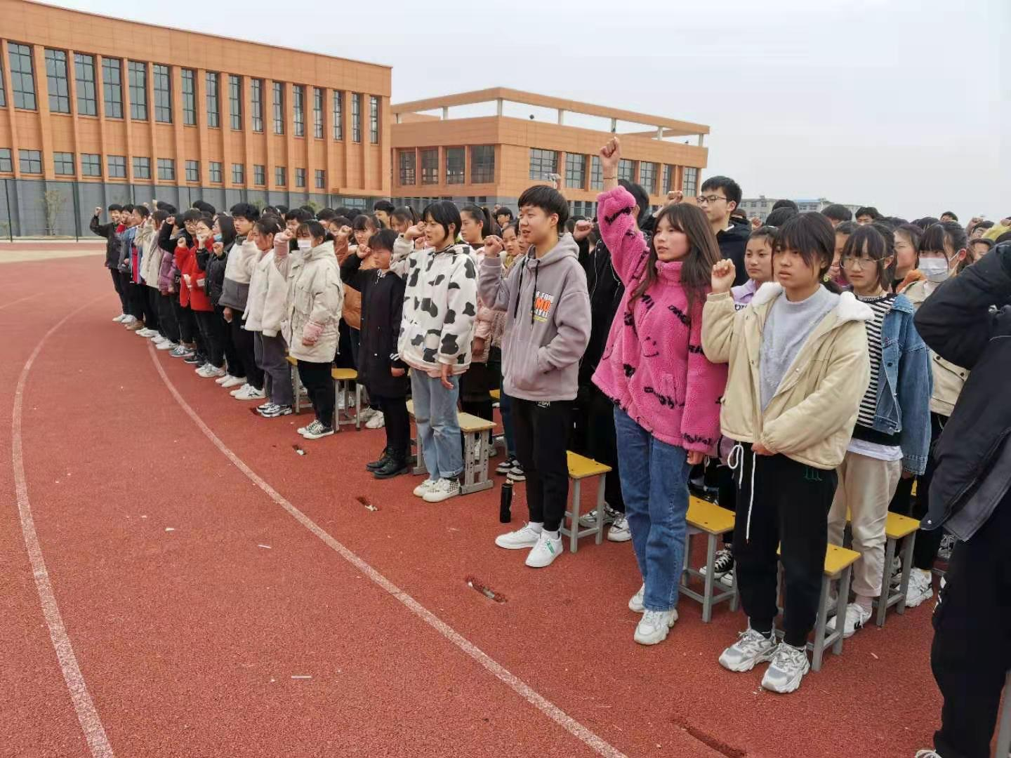 安徽蒙城:三义中学2021年中考百日冲刺誓师大会盛大起航__凤凰网