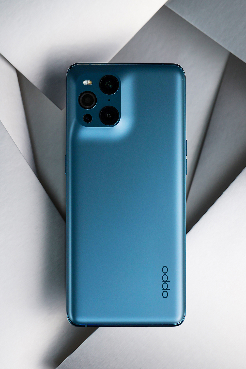 充满未来感的一体成型流线设计oppofindx3pro图赏