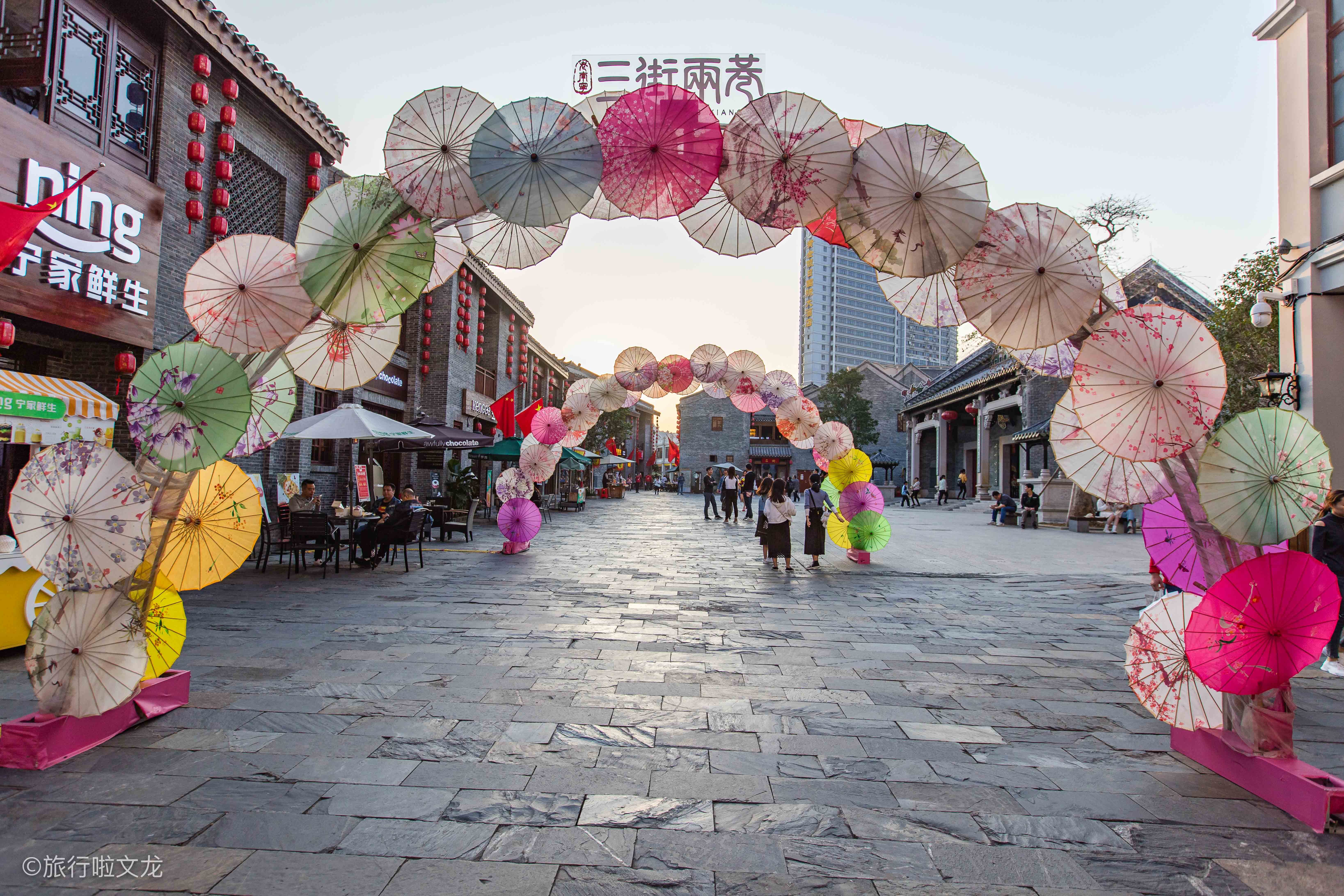 南寧市中心本來有個中山路美食街,又規劃出三街兩巷,看看怎麼樣__鳳凰