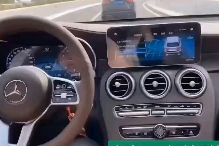 20款奔驰GLC300升级智能辅助驾驶23P全速自适应巡航