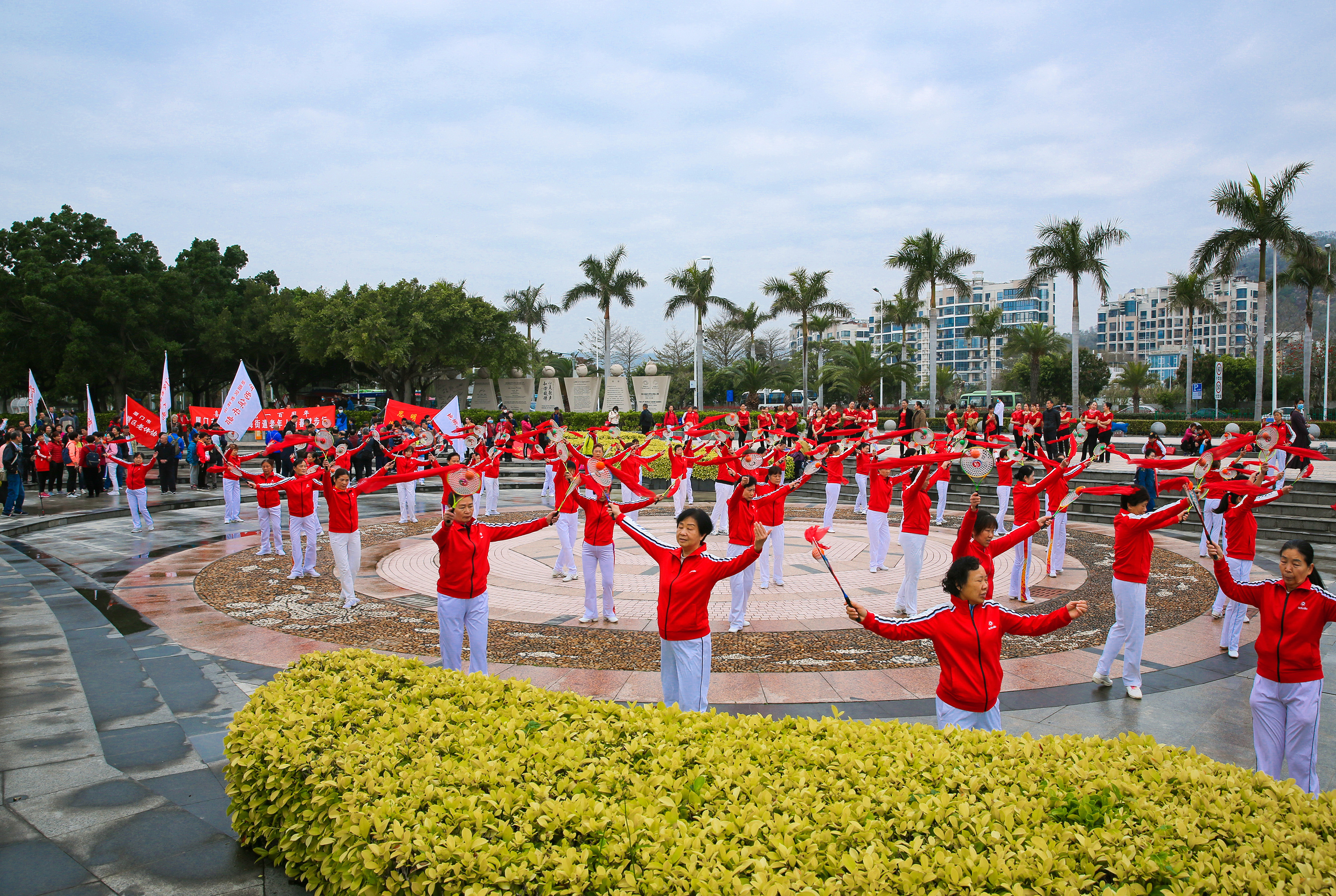 2021年厦门市思明区老年人新春健步行活动丰富多彩