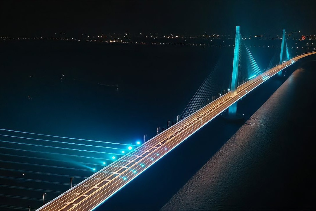 动态灯光飞跨长江南北欧司朗智慧照明点亮南京长江五桥