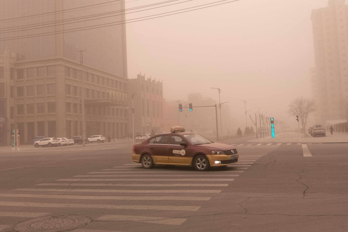 张掖出现大风沙尘暴天气