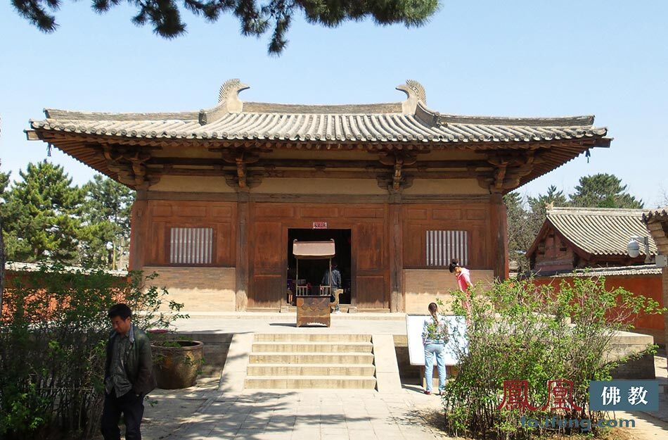 五台山南禅寺大佛殿,最古老的木结构建筑.(图片来源:凤凰网佛教)