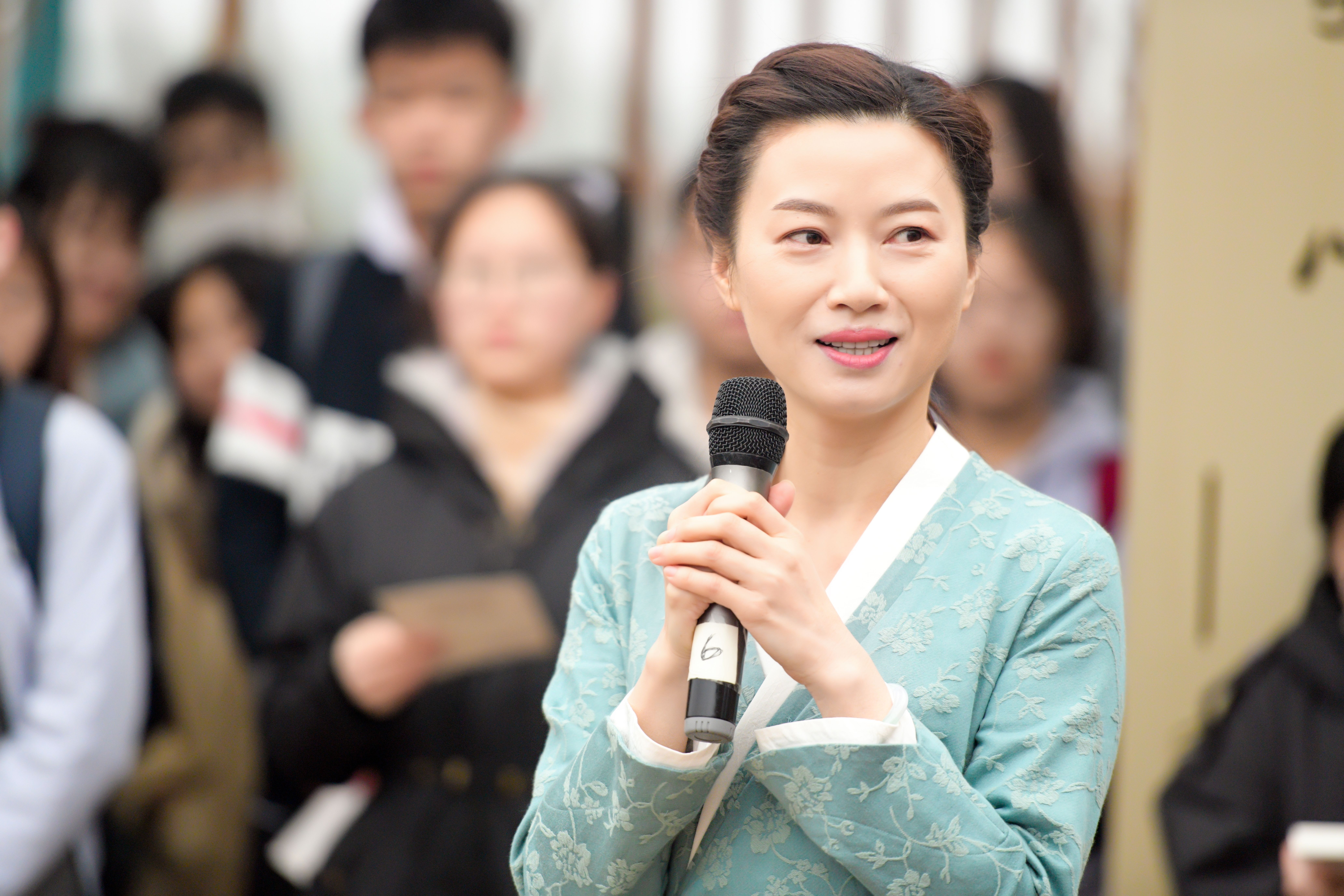 杨雨教授主讲第七期中南大学问渠长廊名家诵读活动