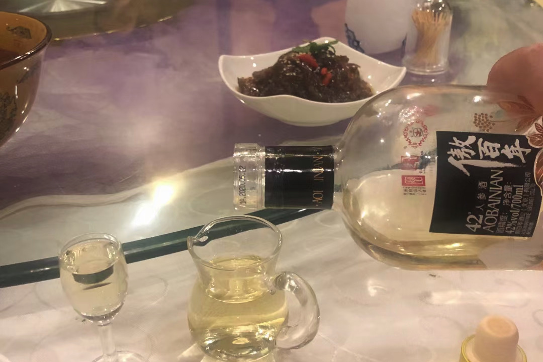 喝酒的人愛上的不是酒而是端起酒杯的感覺白酒文化傲百年